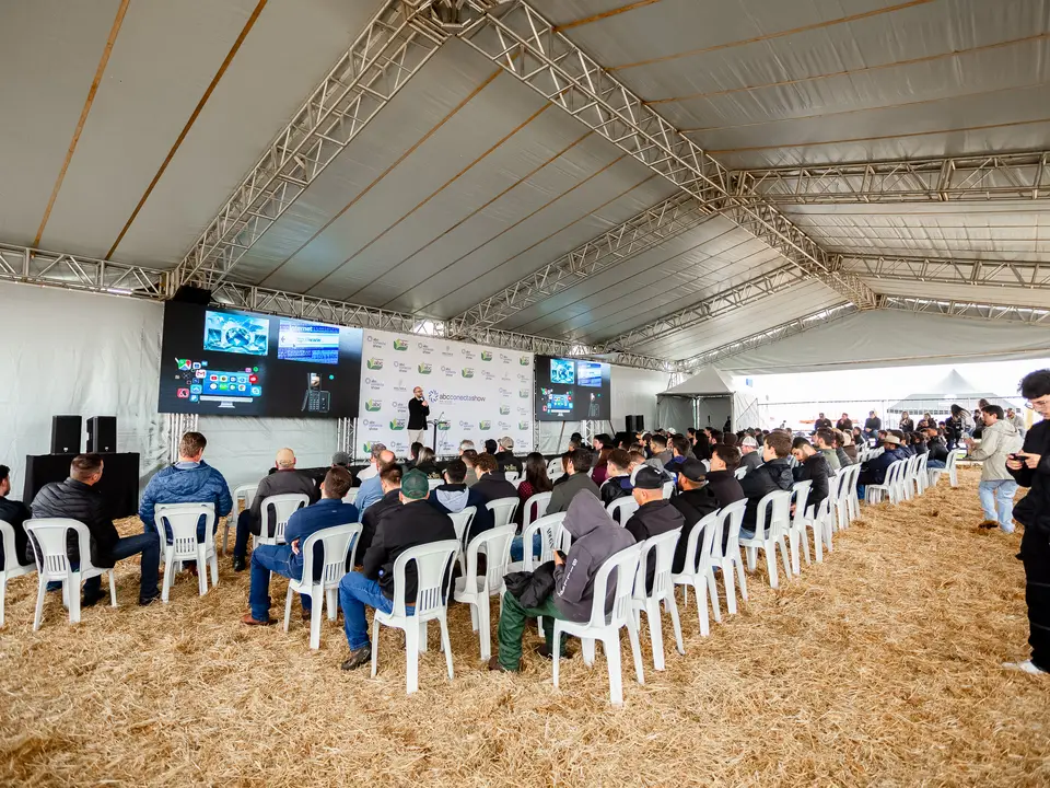 A plateia da palestra, na tenda do abc conecta show 2026